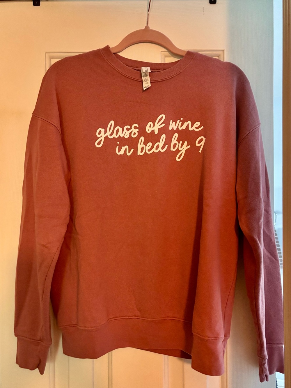 Blush Script Graphic Sweatshirt - "glass of wine in bed by 9"